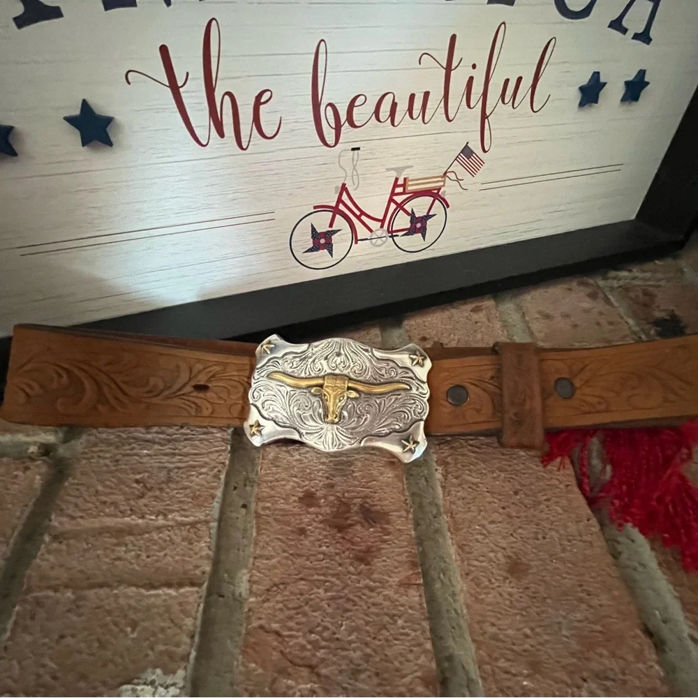 Kids Belt - Excellent condition - Picture 1 of 3